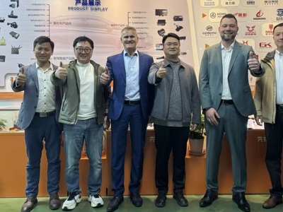 德國(guó)馬夸特全球營(yíng)銷總監(jiān)來司參觀交流